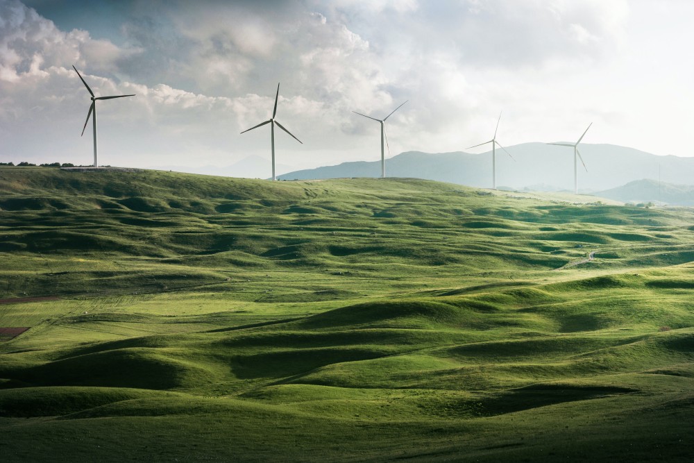 Windmolens in Montenegro, als illustratie van hernieuwbare energie