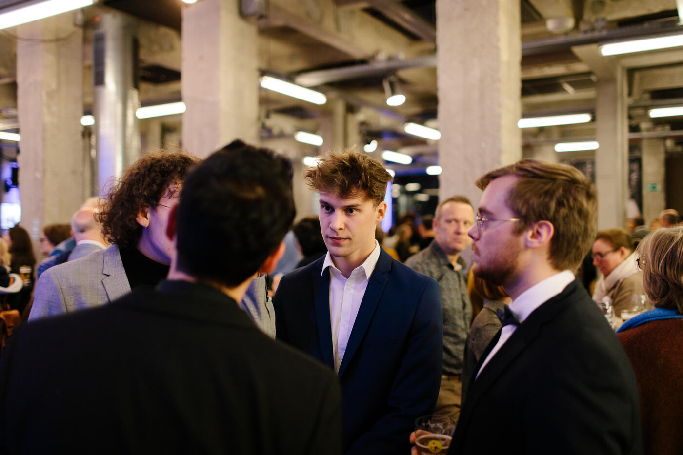 op de receptie