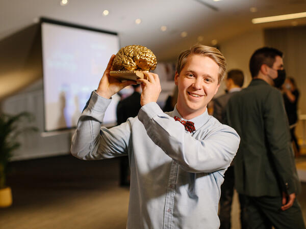 Kamiel Debeuckelaere wint Vlaamse Scriptieprijs 2021
