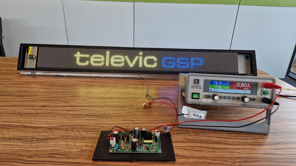 test opstelling met display als belasting.