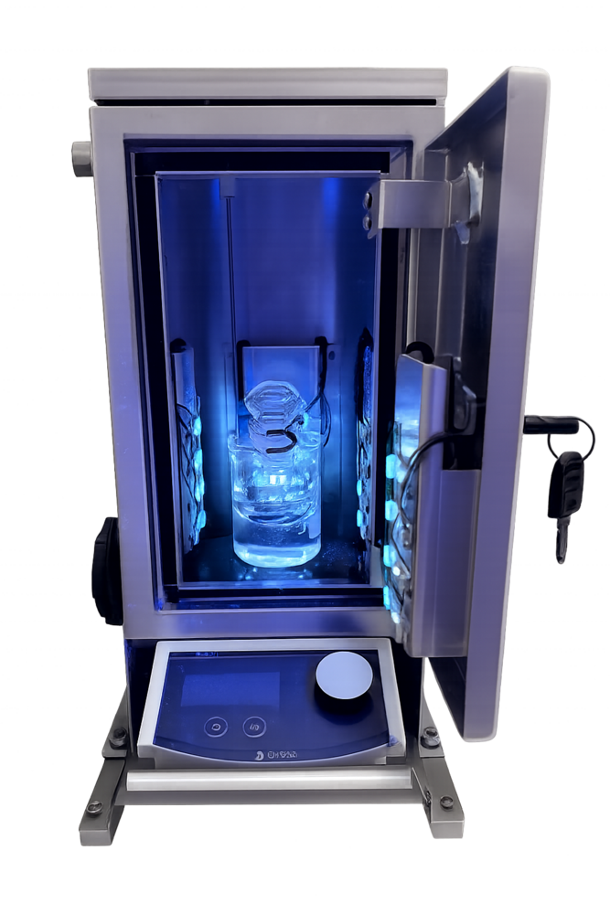 UV-reactor gebruikt voor fotochemische afbraak van polyolefinen