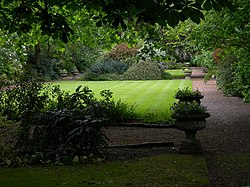 File:Private Garden, Brompton Square, SW3 - geograph.org.uk - 445777.jpg
